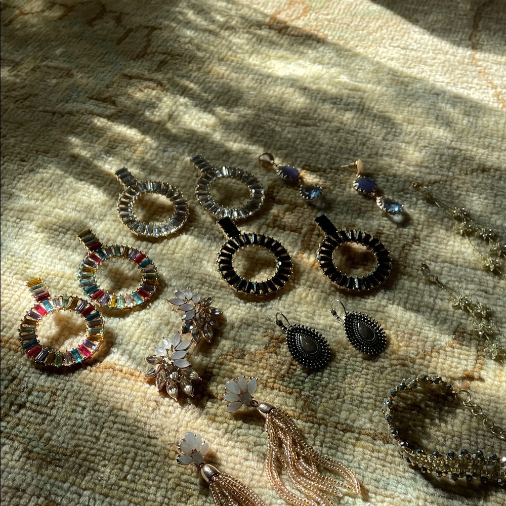 Earrings bundle!!! Won’t last